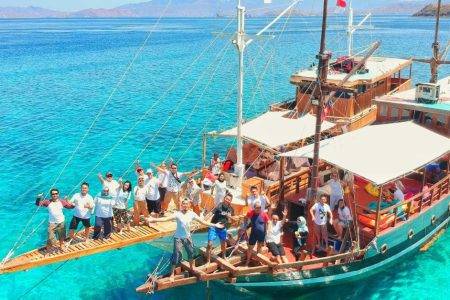 Ternyata Lebih Hemat Sewa Kapal, Berlayar di Labuan Bajo Sepuasnya!