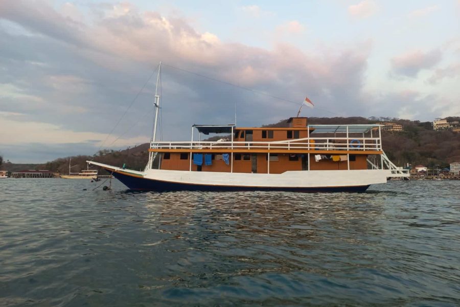 Phinisi Standard Charter