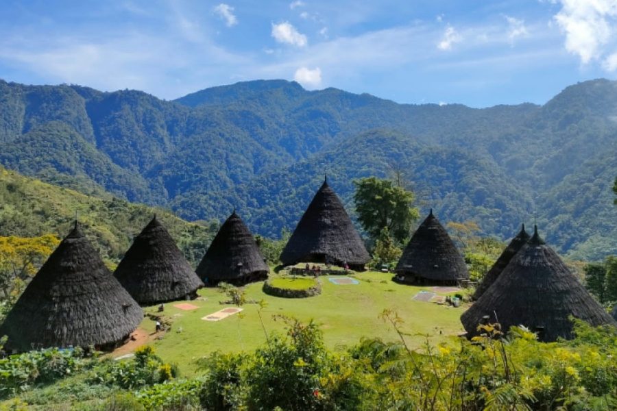 Trip Overland Wae Rebo